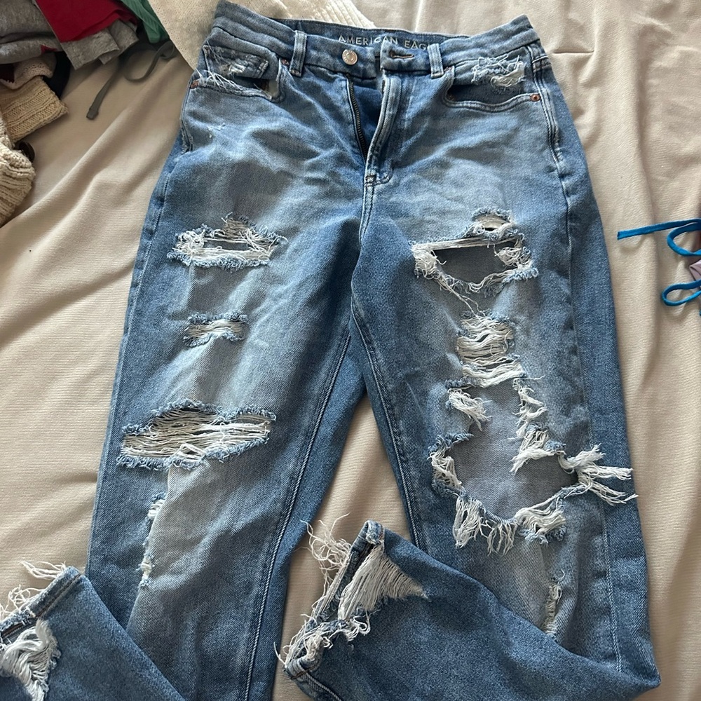 American eagle Distressed Blue Jeans